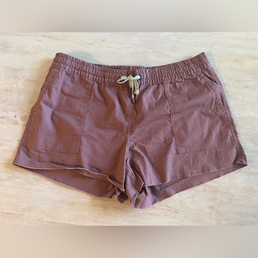 Vuori women’s ripstop shorts XXL EUC